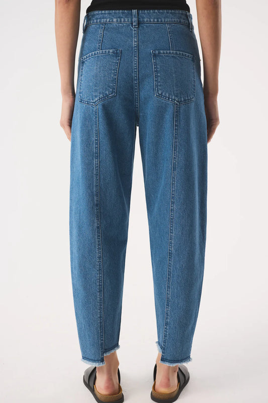 AKYN Slim Barrel Jeans - Midwash