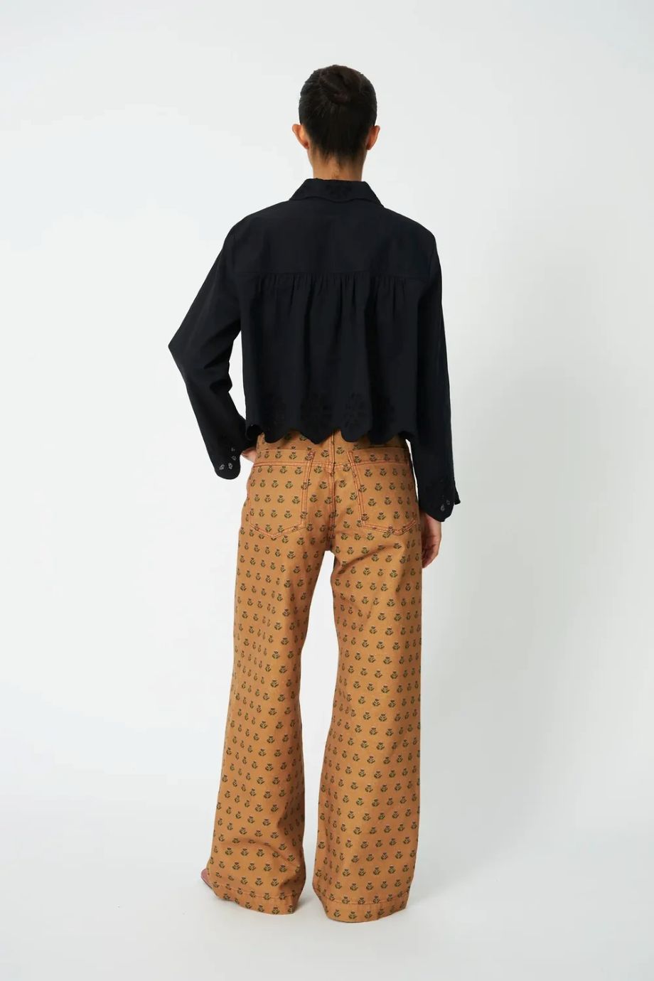 Stella-Nova Cropped Blouse with Embroidery Anglaise - Black