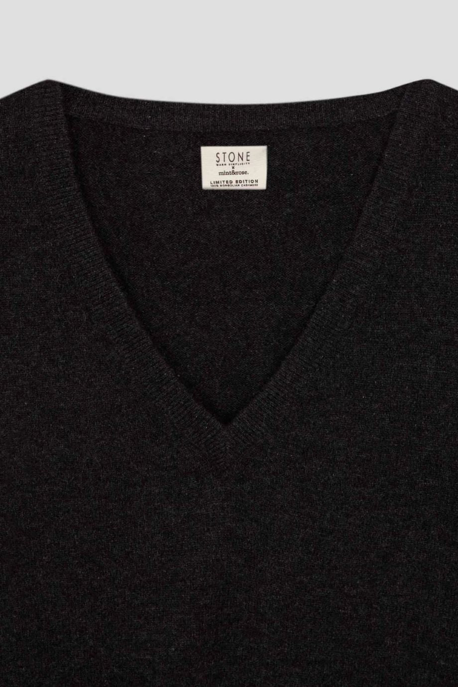 Stone V-Neck Cashmere Sweater - Anthracite