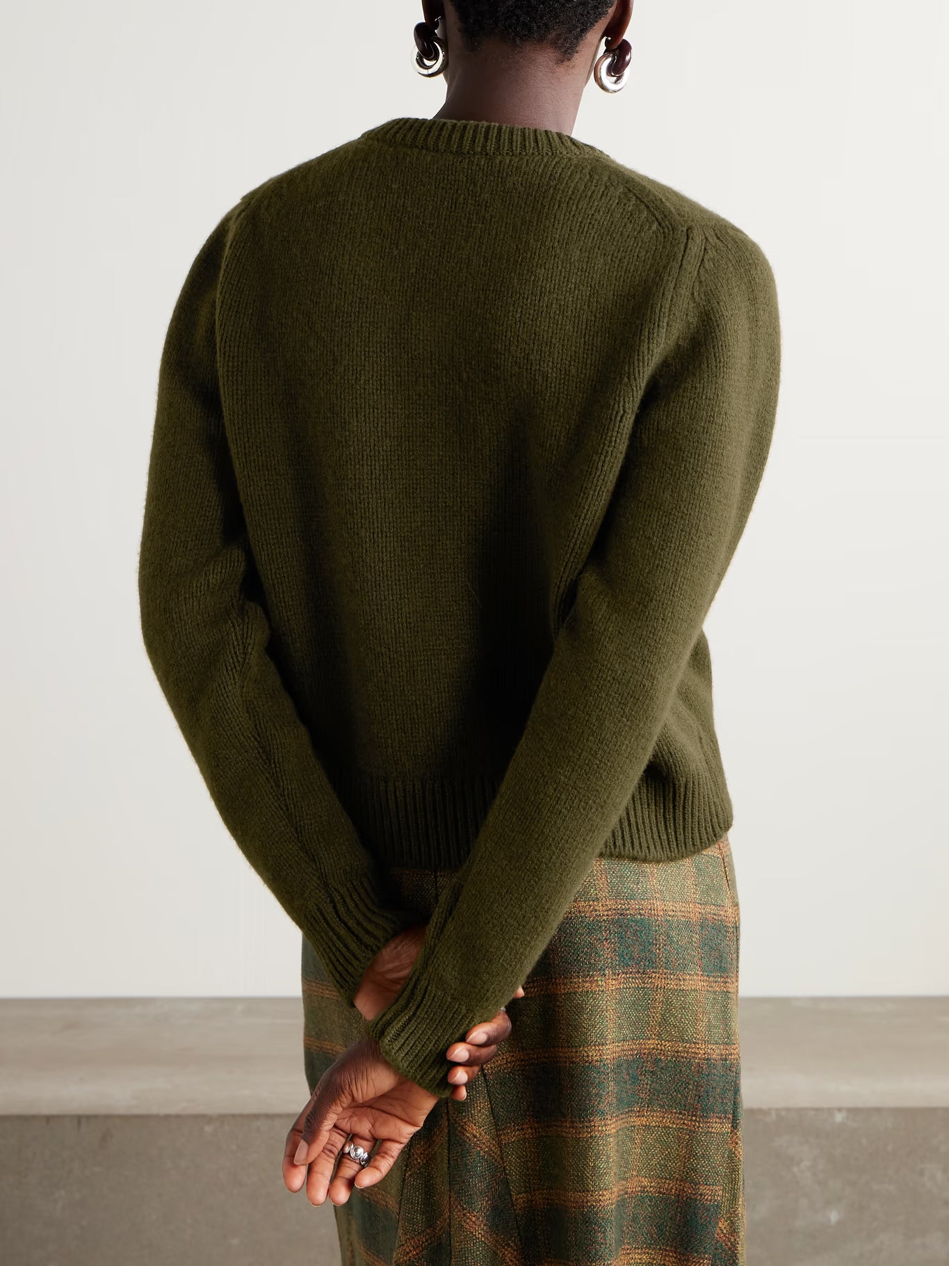 &Daughter Glenn V-Neck - Military Green