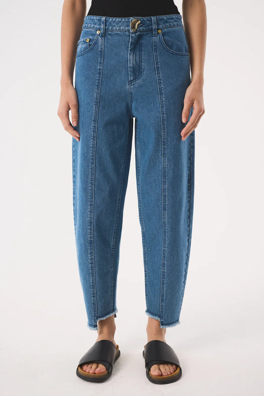 AKYN Slim Barrel Jeans - Midwash