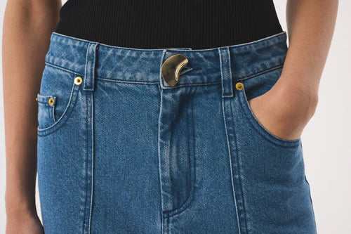 AKYN Slim Barrel Jeans - Midwash