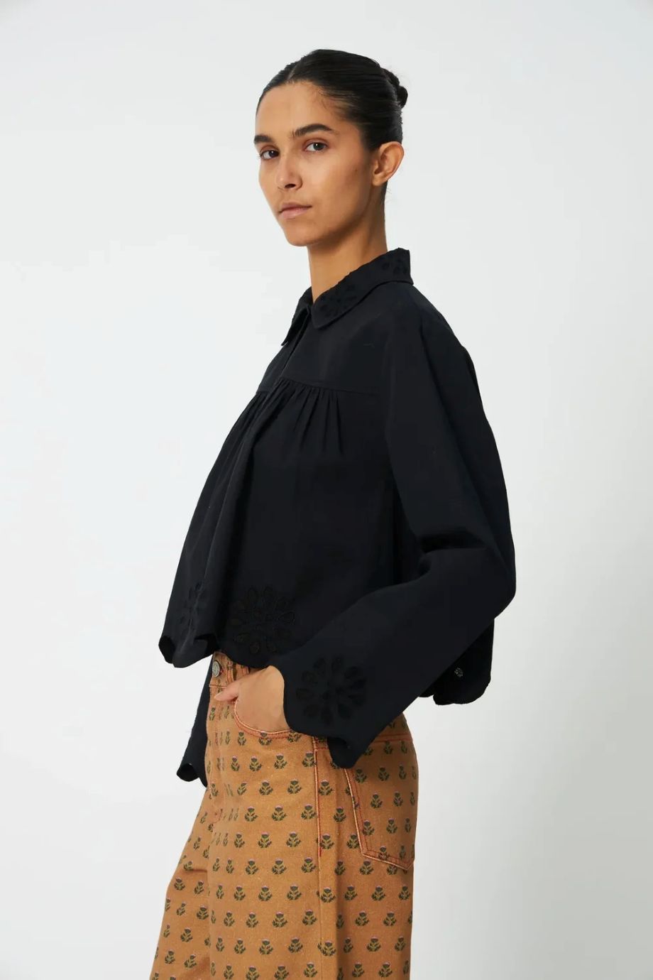 Stella-Nova Cropped Blouse with Embroidery Anglaise - Black