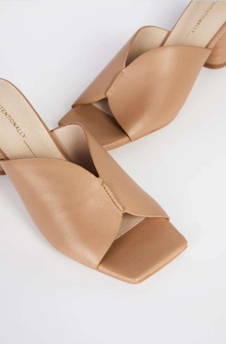 Intentionally Blank Kamika Mule - Clay