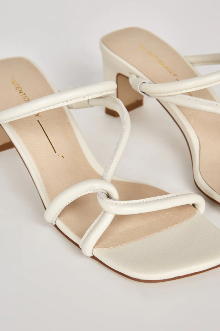 Intentionally Blank Willow Sandal - Cream