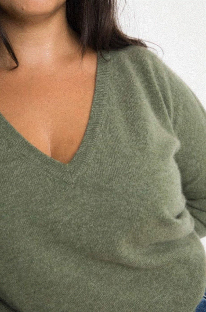 Stone V-Neck Cashmere Sweater - Olive