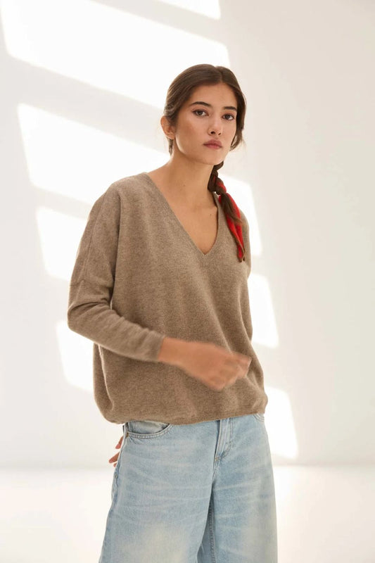 Stone V-Neck Cashmere Sweater - Sand